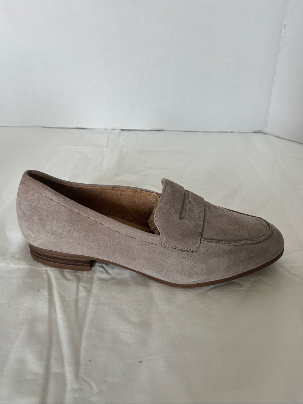 Naturalizer Women's Suede Loafers in Taupe Size 6 - Picture 6 of 10